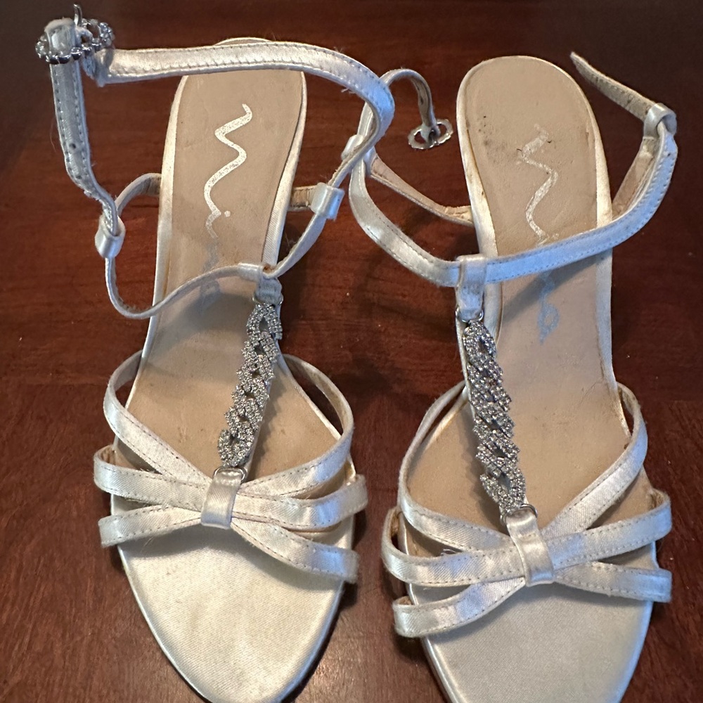 Nina Nelena Satin Silver Strappy Heels With Embellishments USA 6M EUR 36